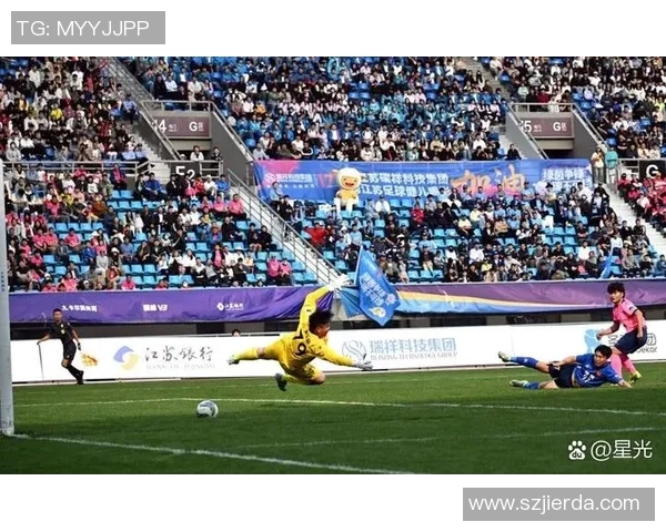 吴磊在绿茵场上展现足球才华成为新一代明星运动员